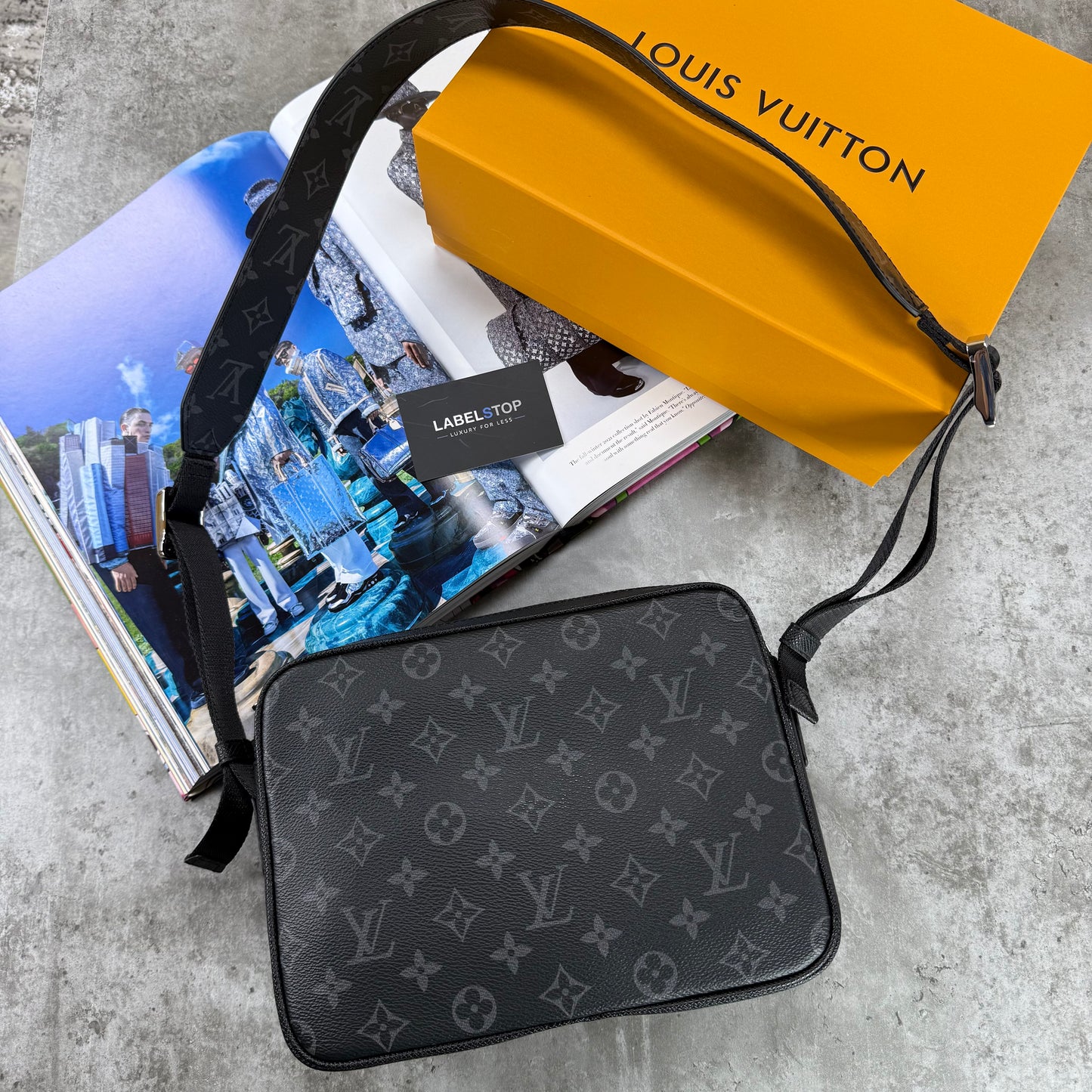 LVE MESSENGER BAG