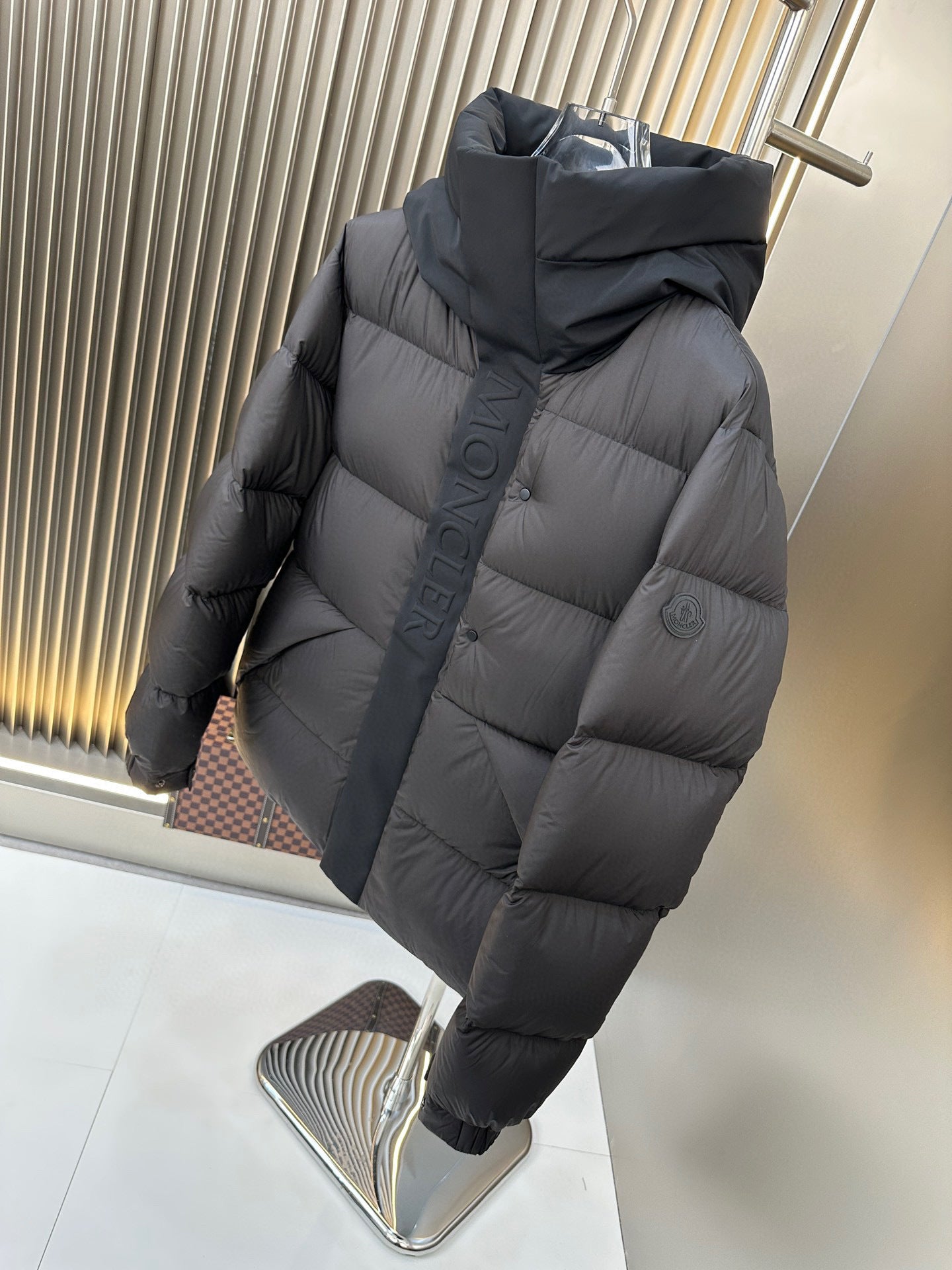 (PRE ORDER) MNCLR COAT DARK GREY