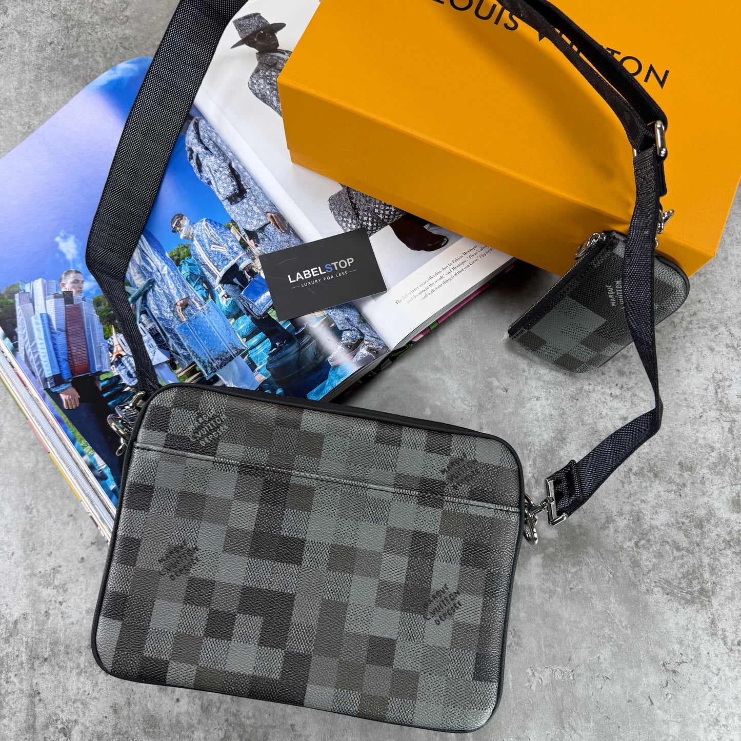 LVE MESSENGER BAG