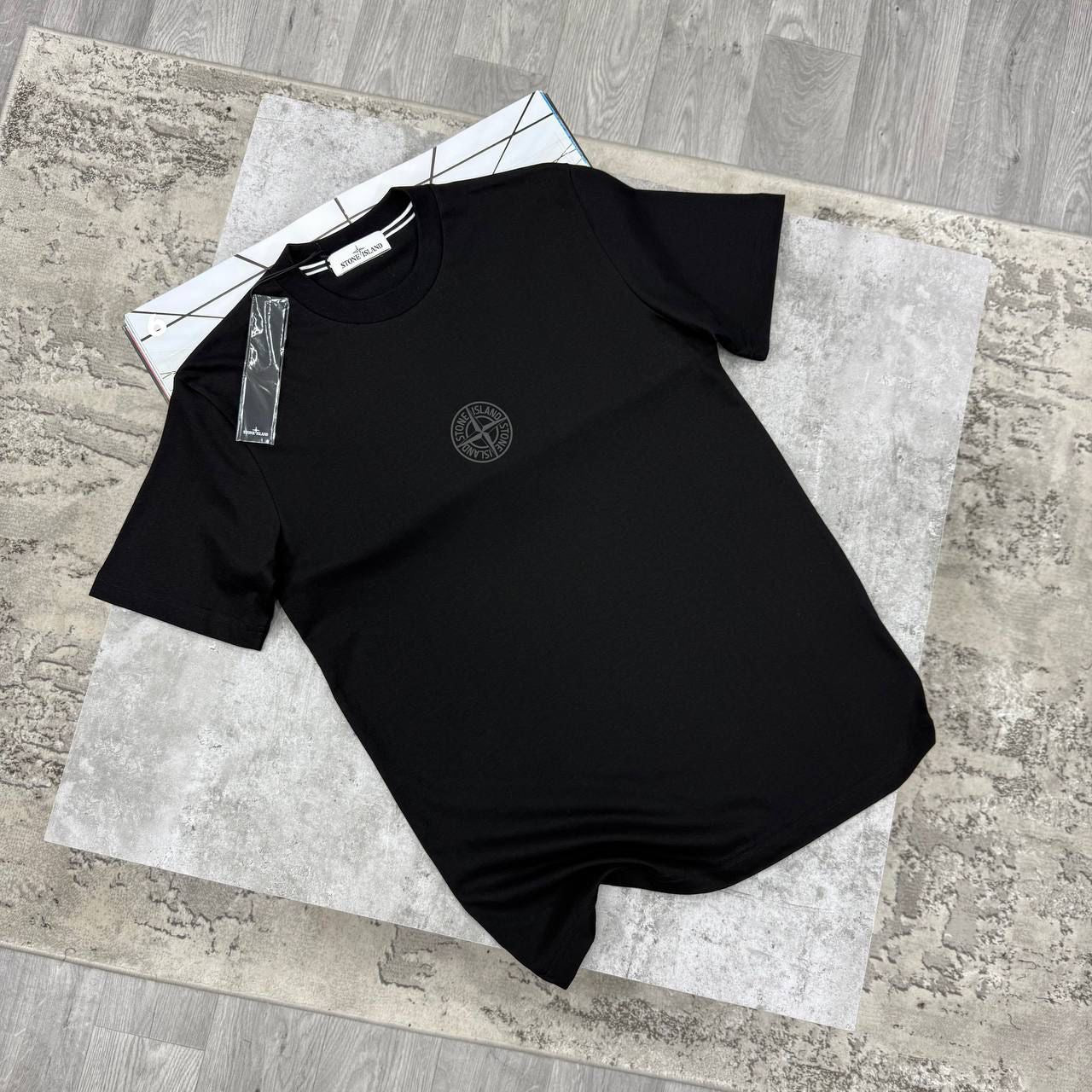 SI TEE-BLACK