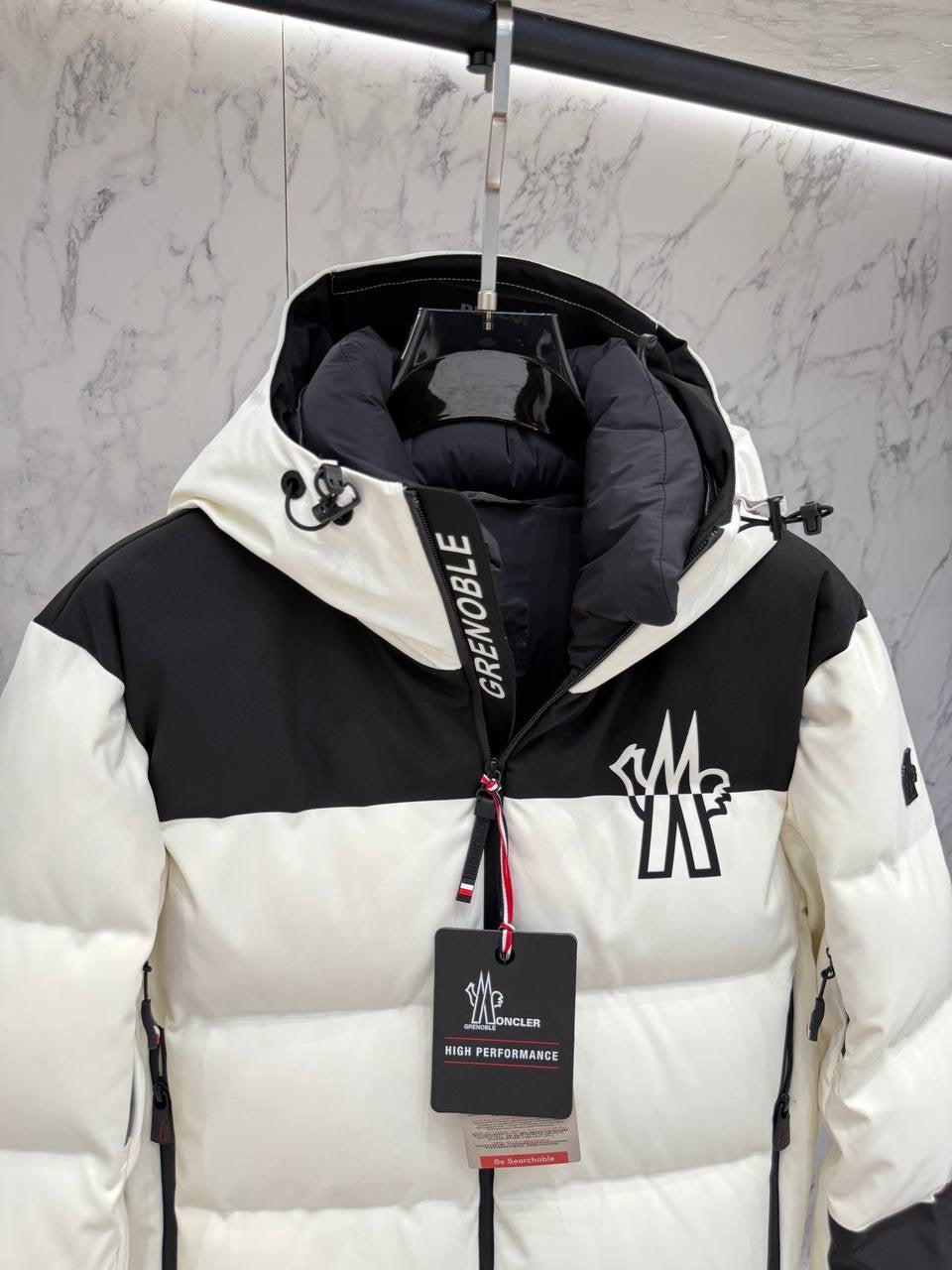 (PRE ORDER) MNCLR SKI COAT