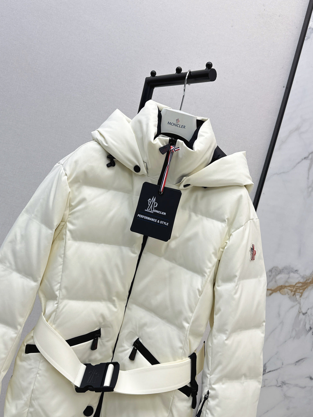 PRE ORDER WOMENS MNCLR COAT