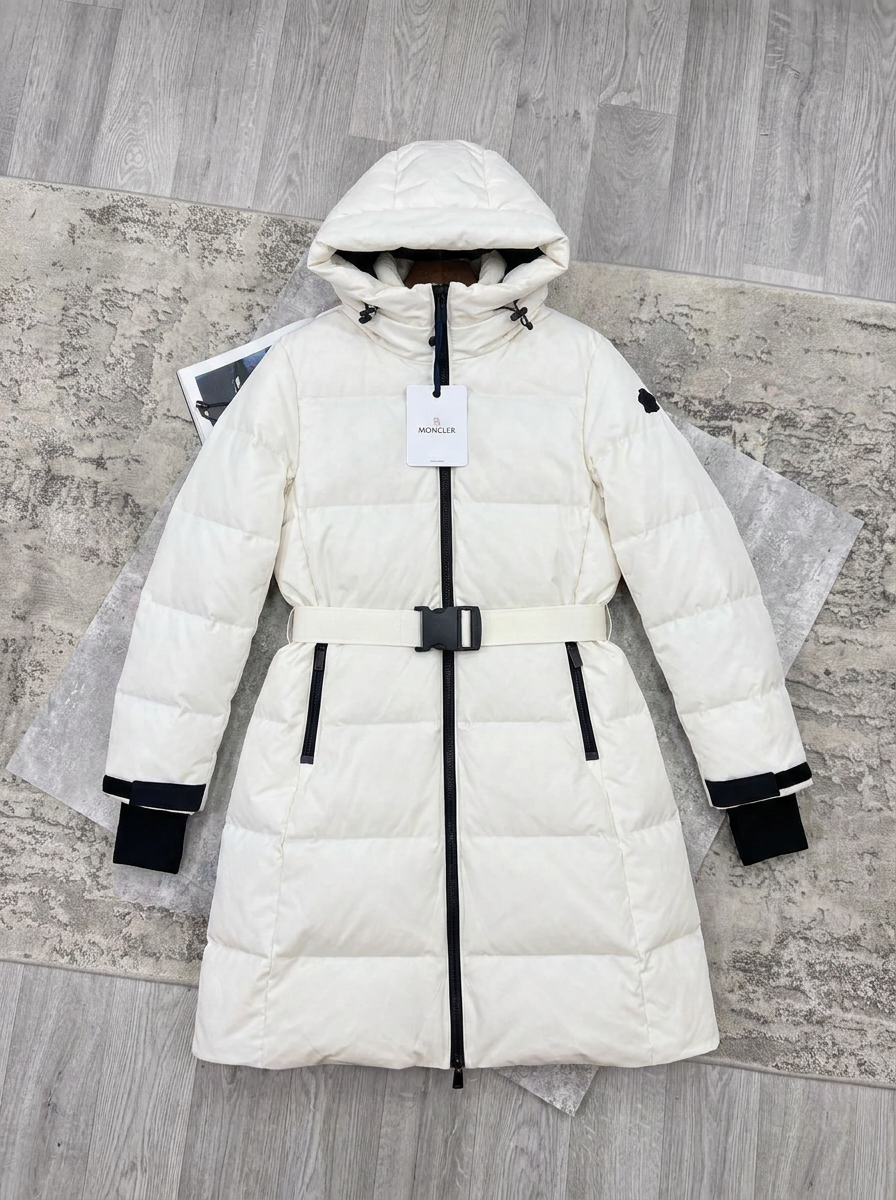 PRE ORDER WOMENS MNCLR COAT