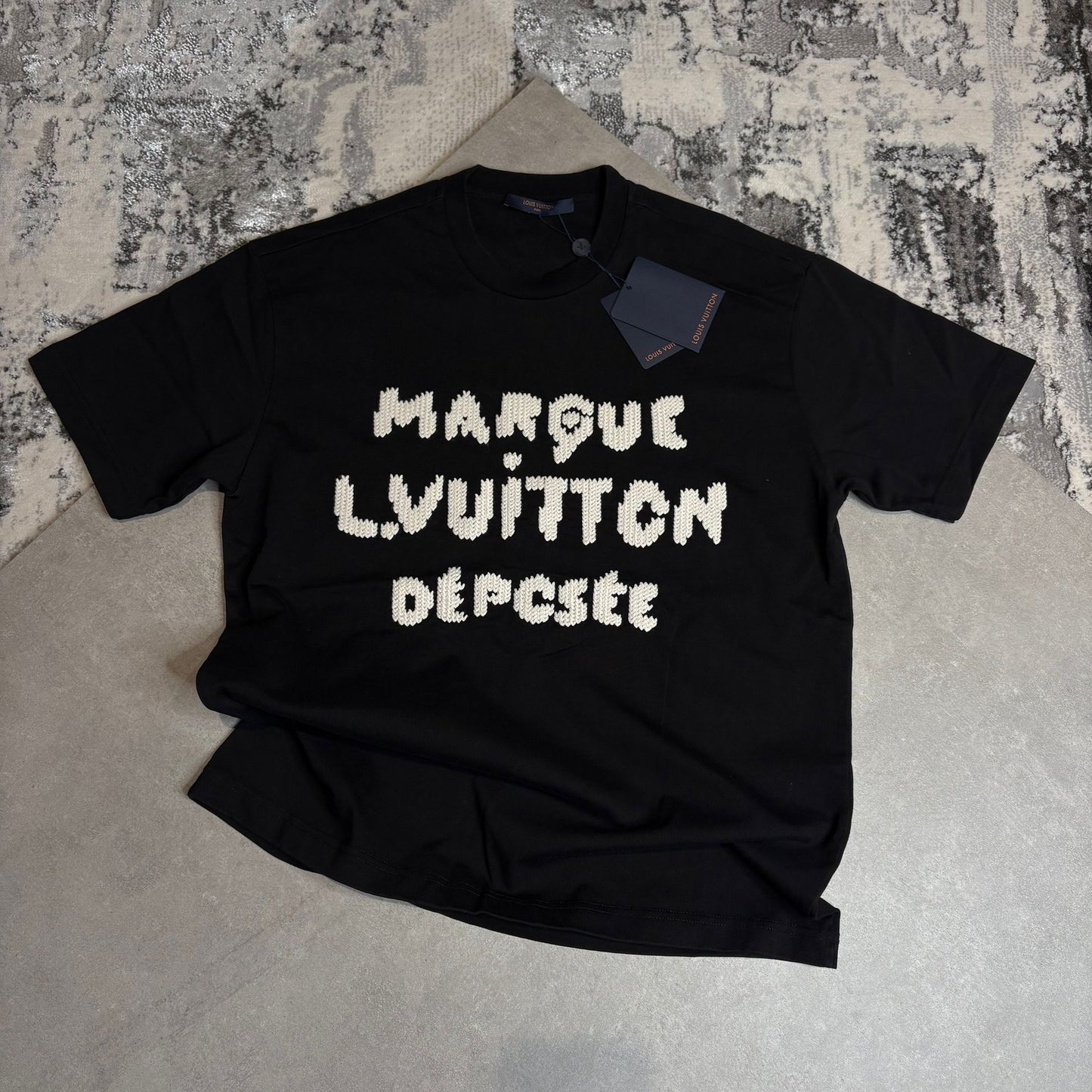 LV TEE-BLACK