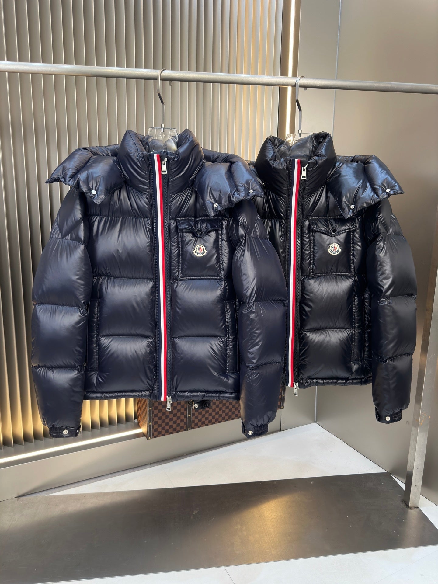(PRE ORDER) MNCLR STRIPE COAT-NAVY