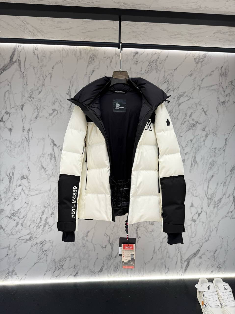 (PRE ORDER) MNCLR SKI COAT