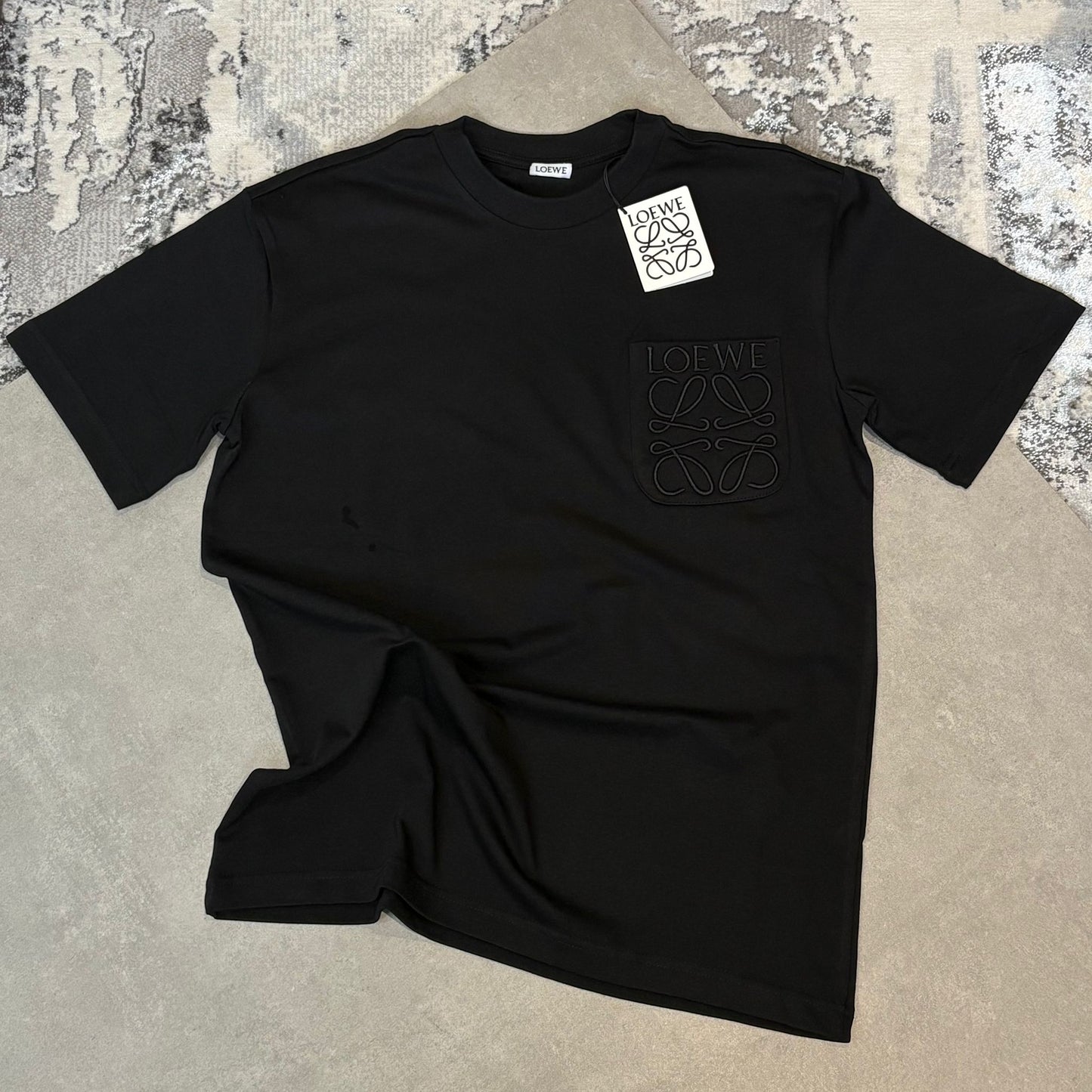 LOWE TEE-BLACK