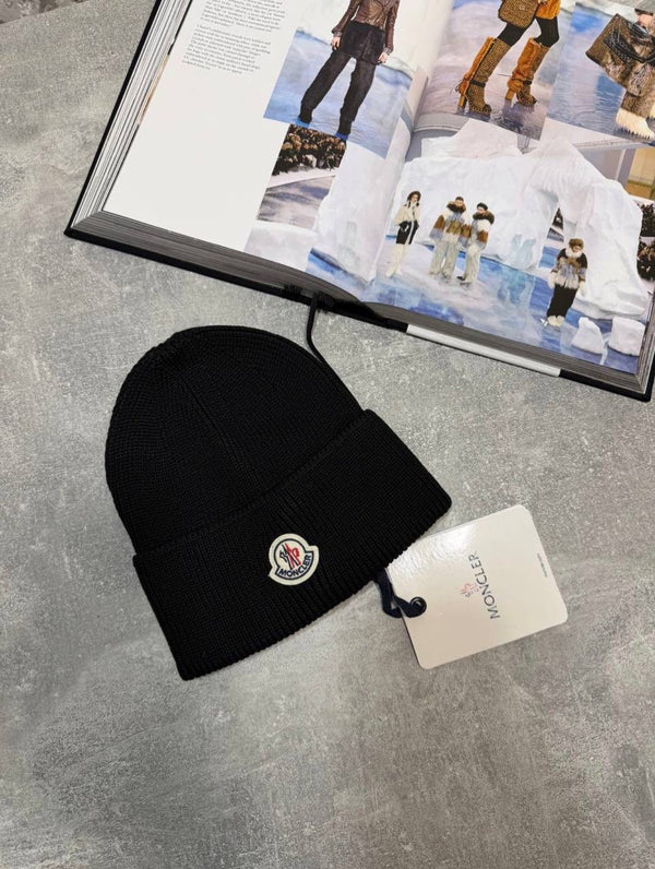 MNCLER BEANIE BLACK