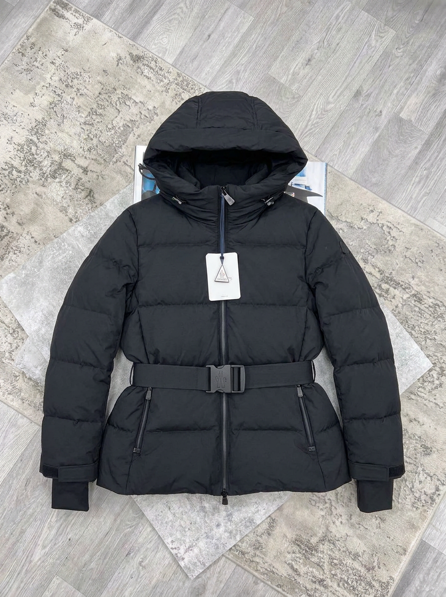 PRE ORDER WOMENS MNCLR COAT