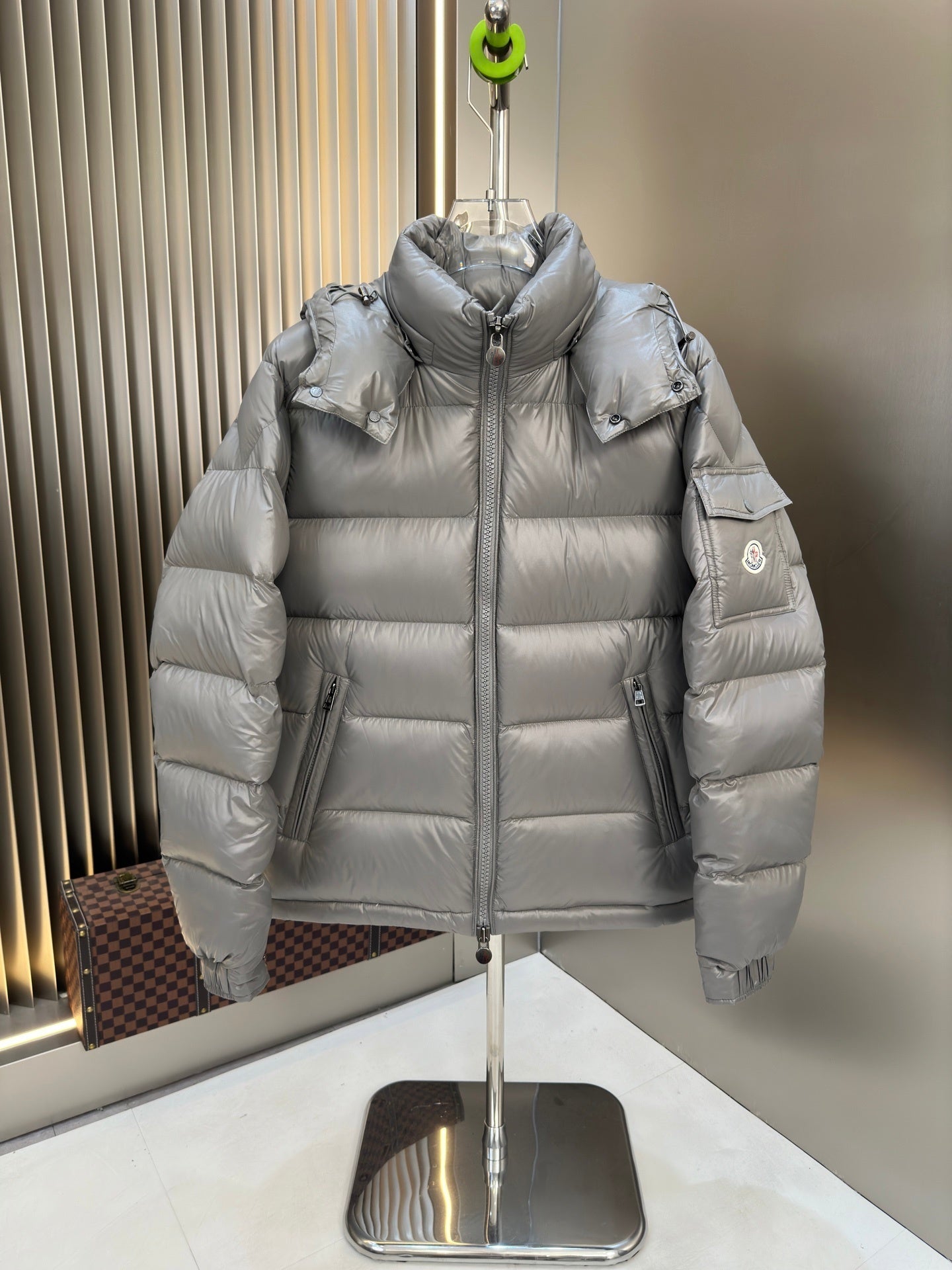 (PRE ORDER) MNCLR COAT GREY