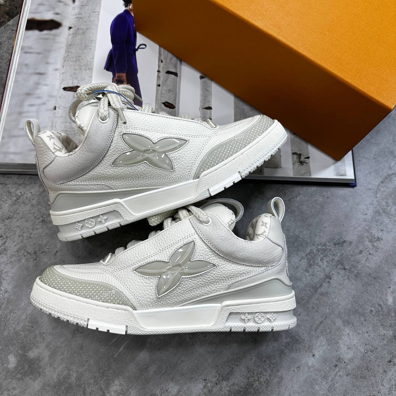 LVE SKATES-WHITE