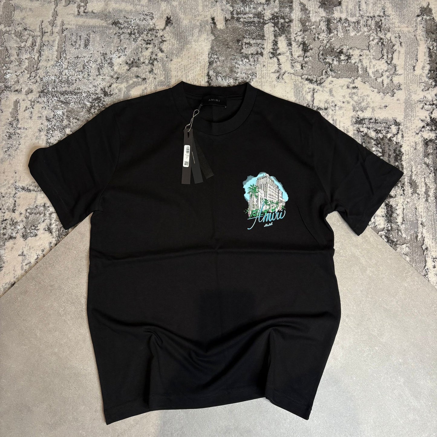 AMRI TEE-BLACK