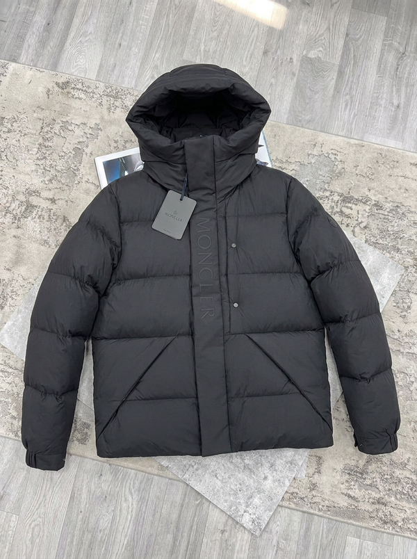 PRE ORDER- MNCLR COAT