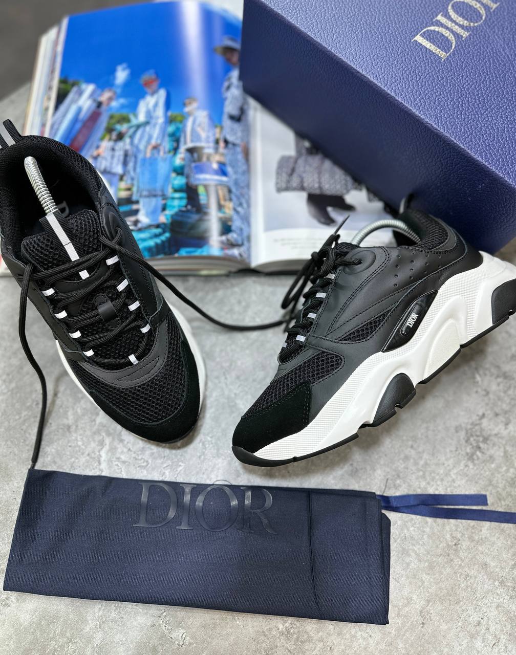 B22 TRAINERS