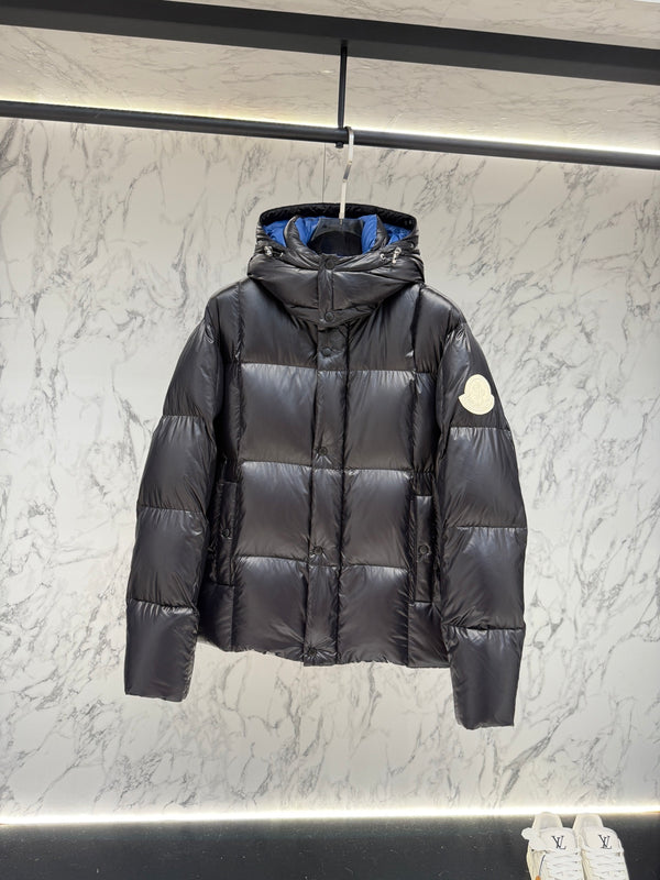 PRE ORDER- MNCLER COAT BLACK