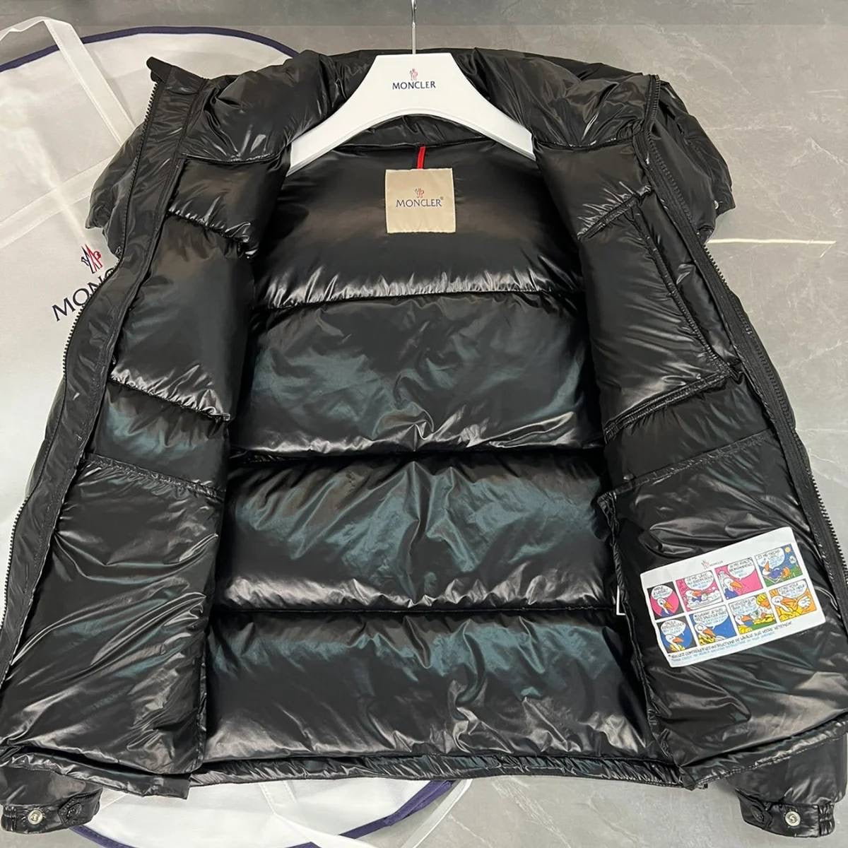 (PRE ORDER) MNCLR COAT BLACK