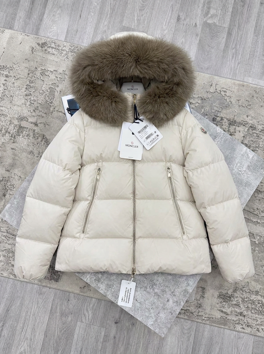 PRE ORDER WOMENS MNCLR COAT