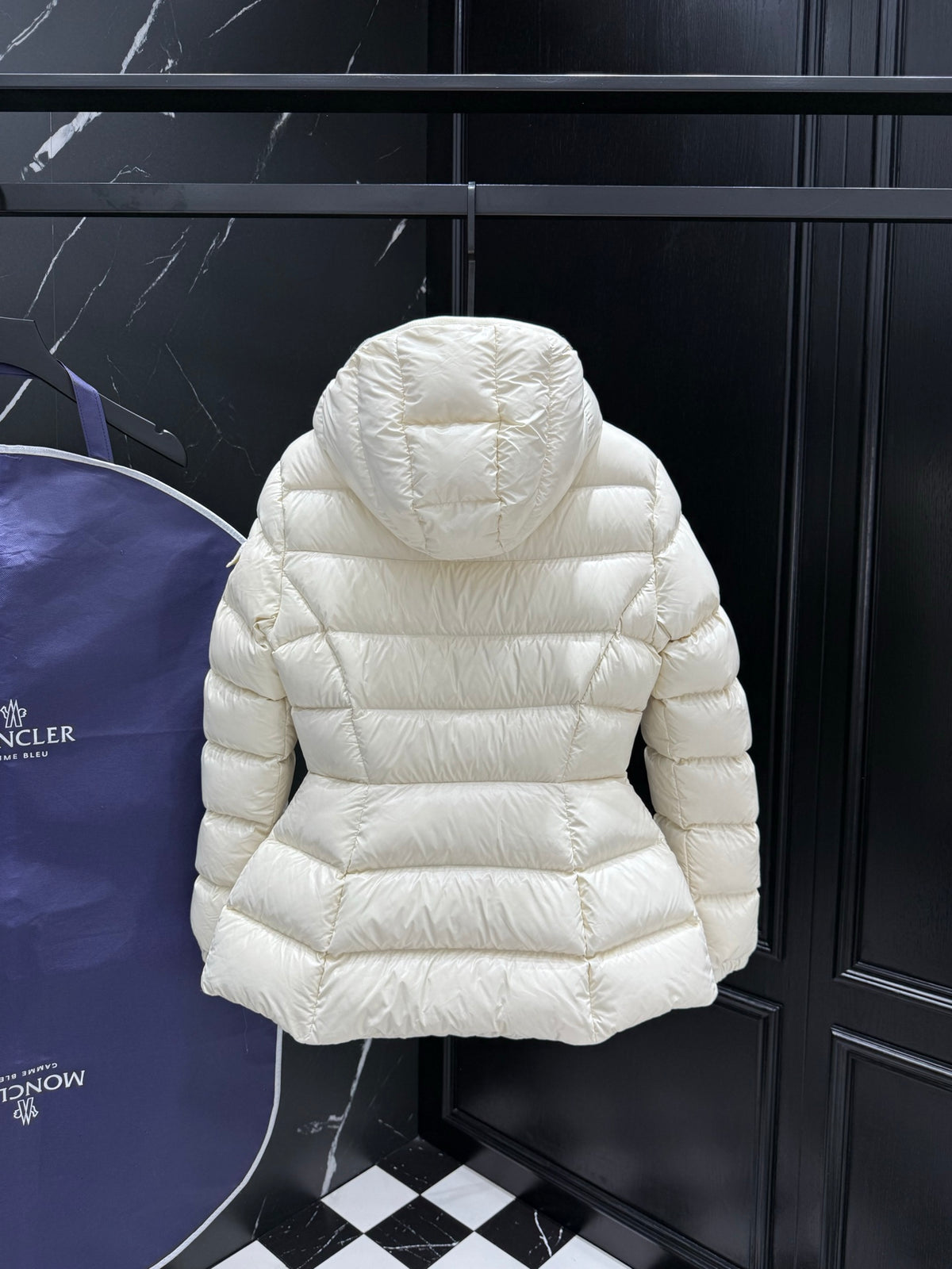 PRE ORDER WOMENS MNCLR COAT