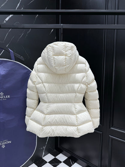 PRE ORDER WOMENS MNCLR COAT