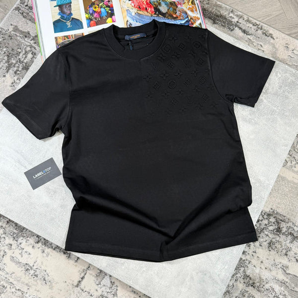 LVE SHOULDER PRINT TEE - BLACK