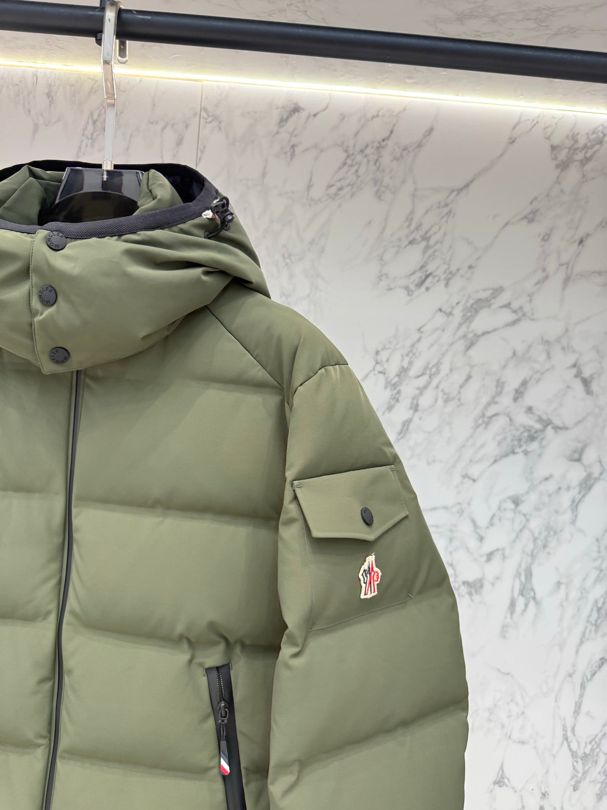 PRE ORDER MNCLR GRENOBLE-KHAKI