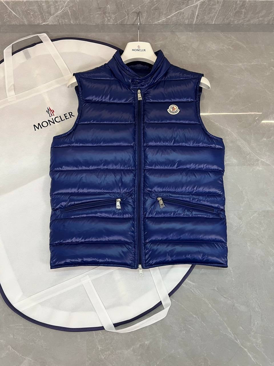 (PRE ORDER) MNCLR GILET NAVY