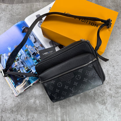 LVE MESSENGER BAG