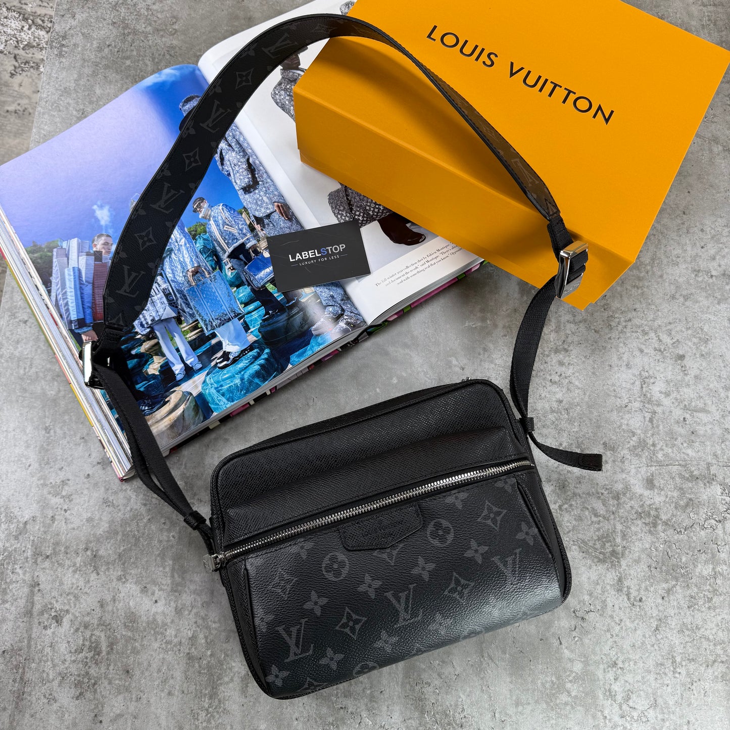 LVE MESSENGER BAG