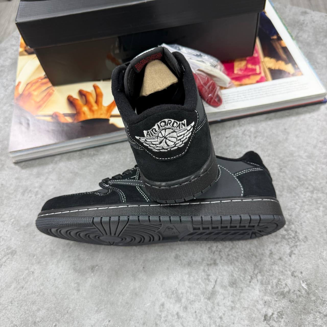 NI X TS JORDAN 1-BLACK