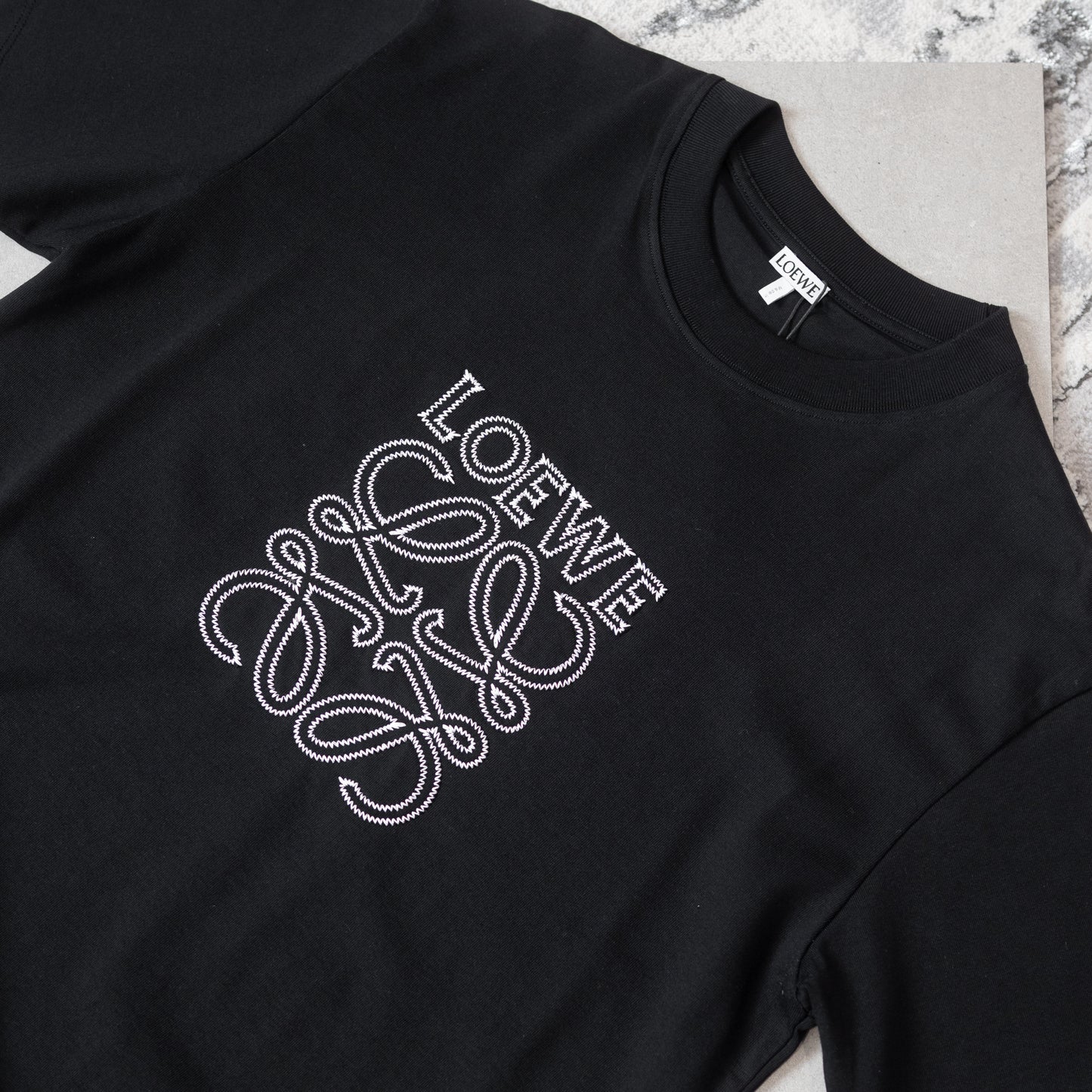 LOWE TEE-BLACK