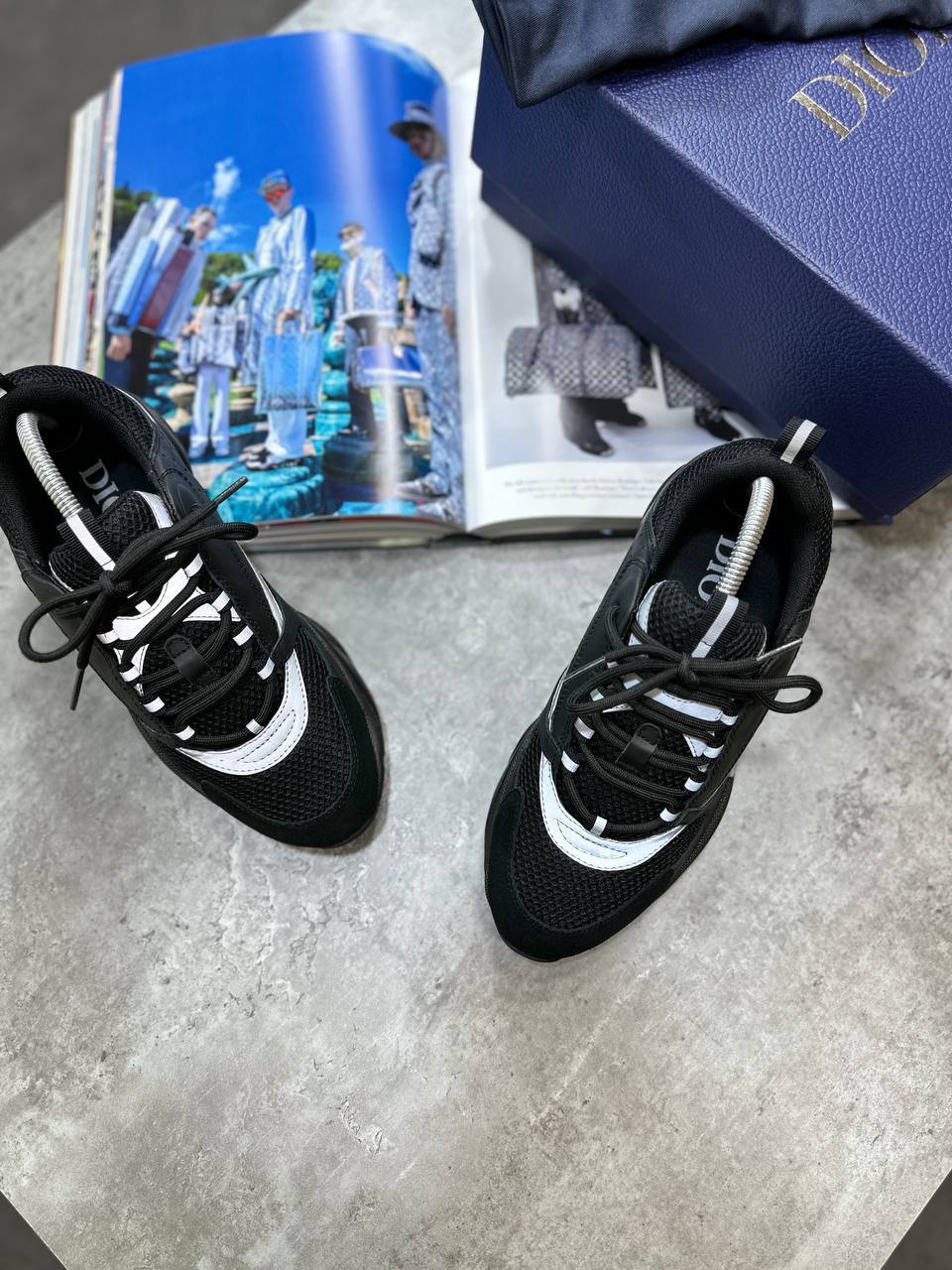 B22 TRAINERS