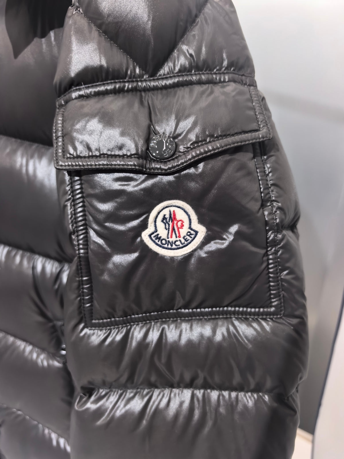 MNCLR MAYA BLACK