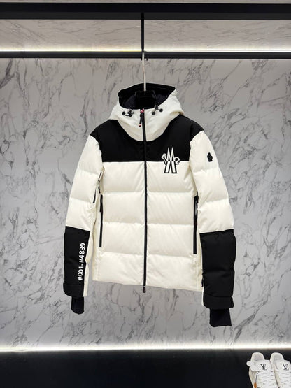 (PRE ORDER) MNCLR SKI COAT