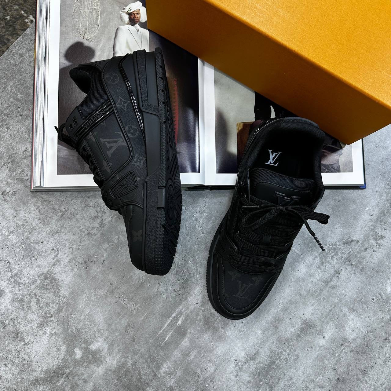LVE TRAINERS-BLACK