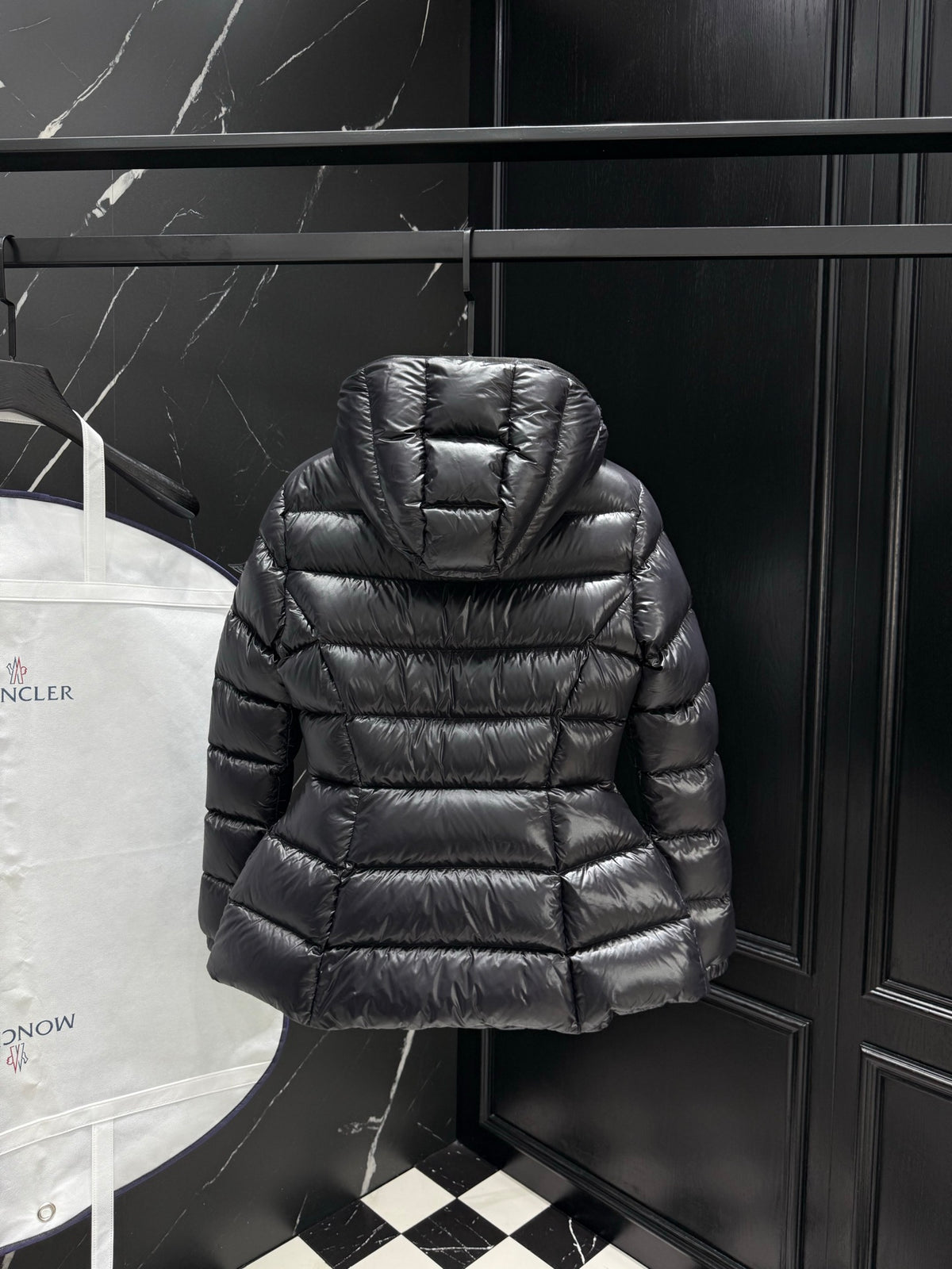 PRE ORDER WOMENS MNCLR COAT