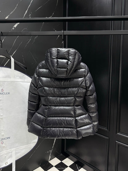 PRE ORDER WOMENS MNCLR COAT