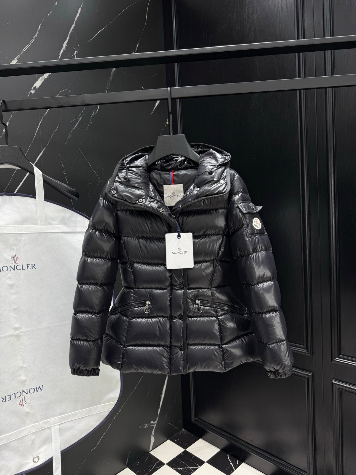 PRE ORDER WOMENS MNCLR COAT