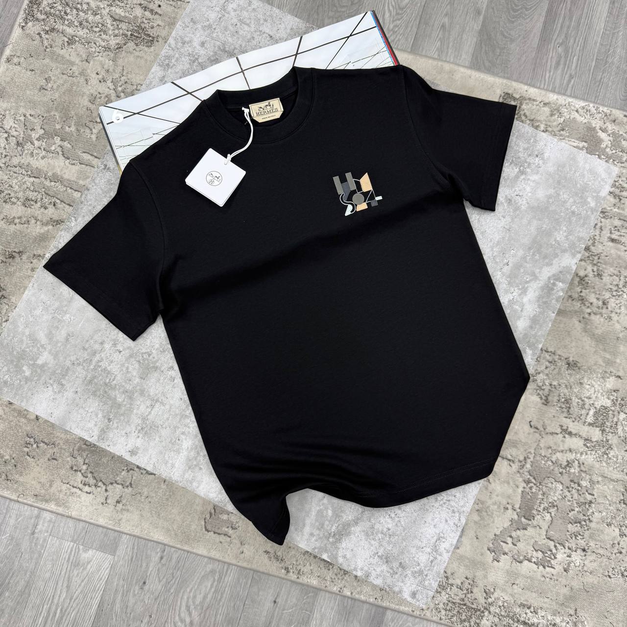 HMES TEE-BLACK