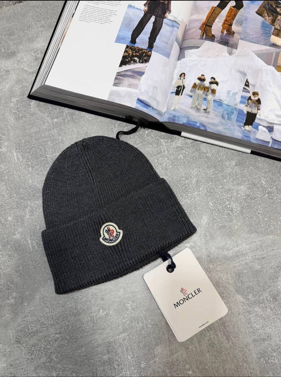 MNCLER BEANIE GREY