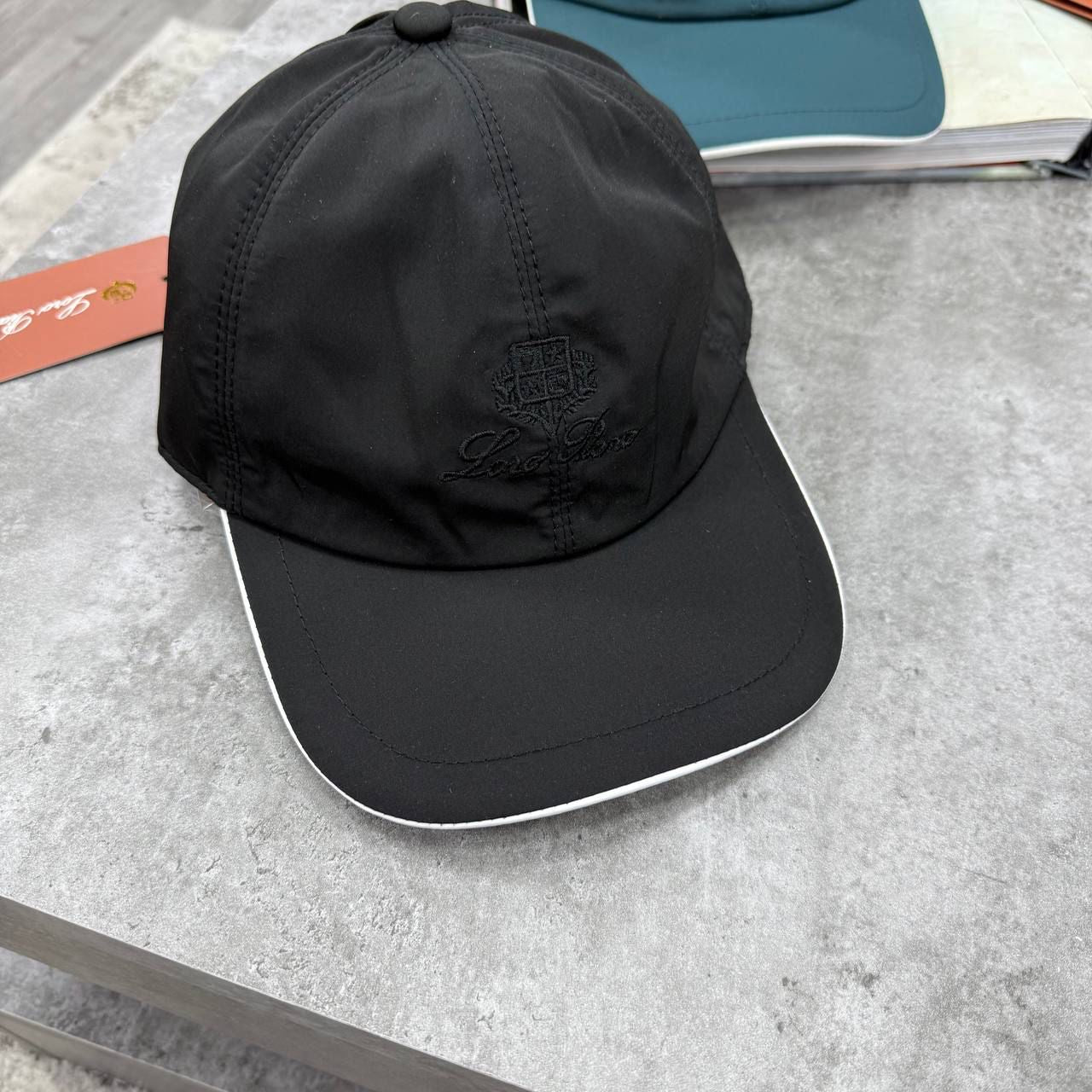 LORO CAP