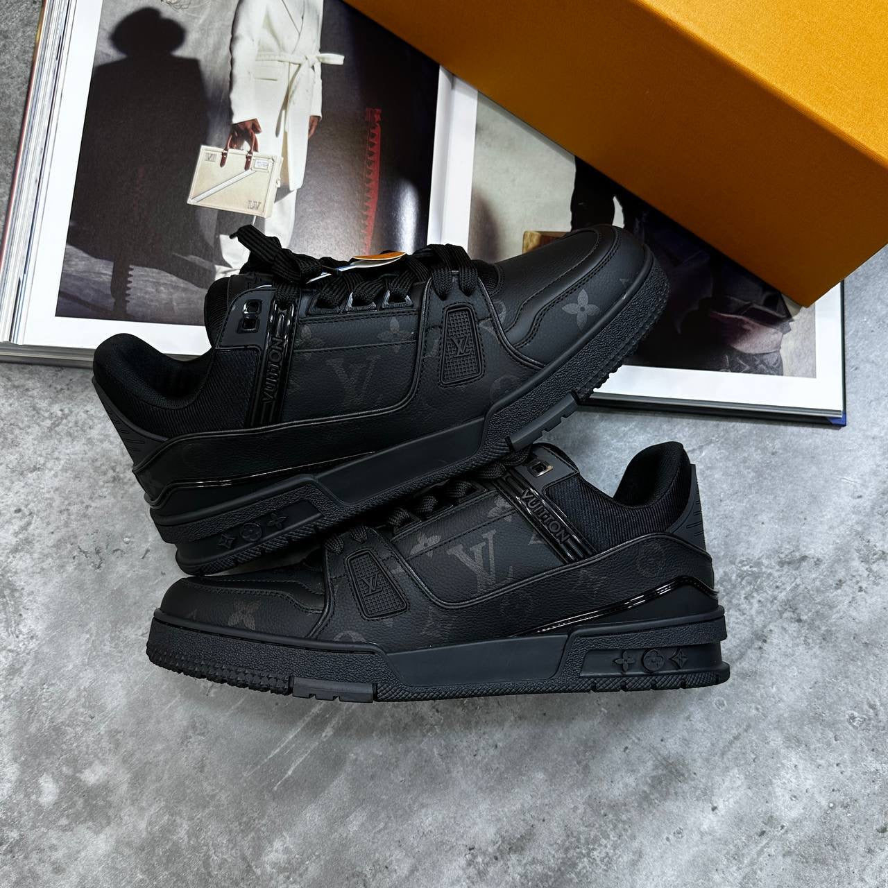 LVE TRAINERS-BLACK