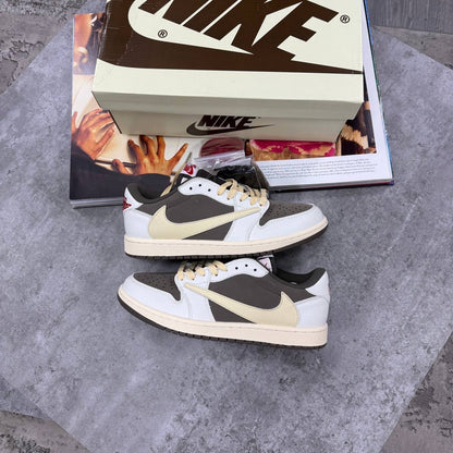 NI X TS JORDAN 1-REVERSE MOCHA