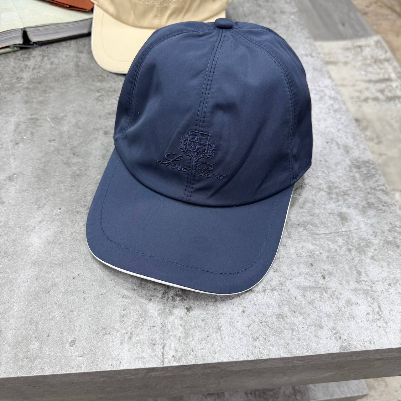 LORO CAP