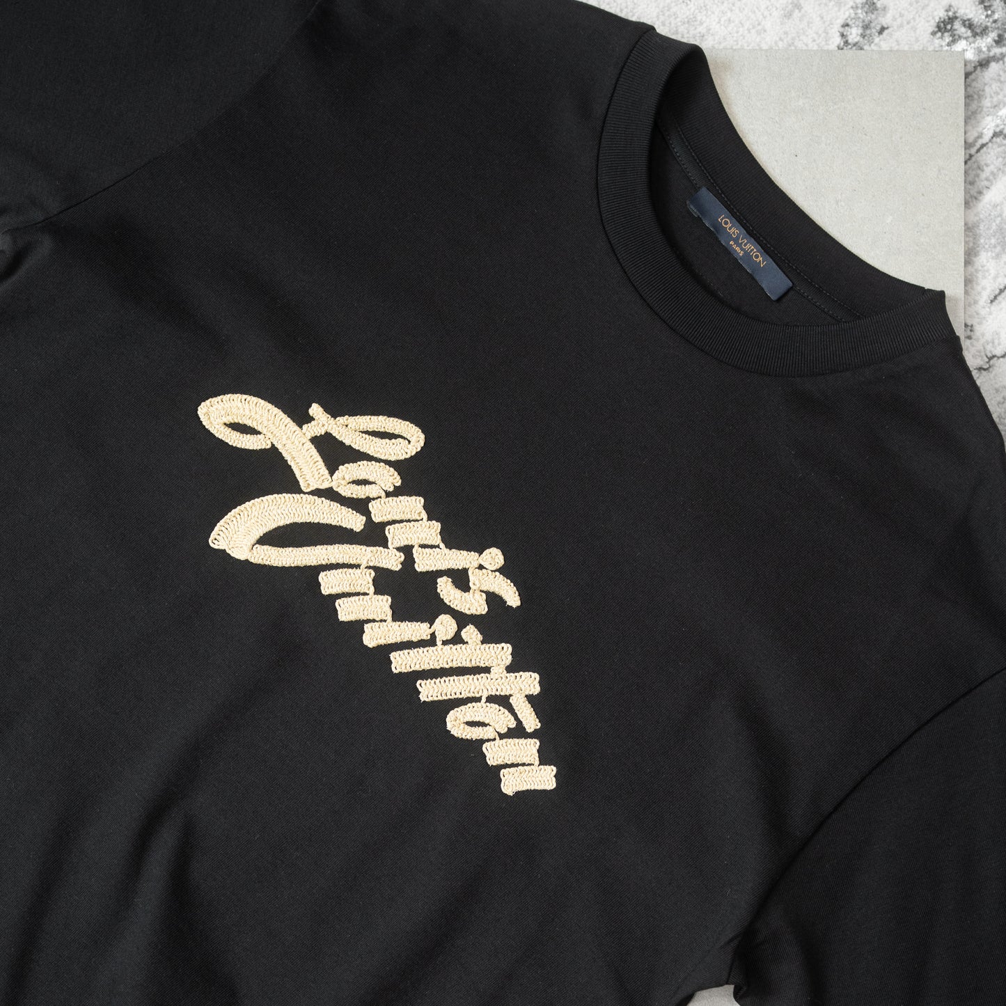 LVE TEE-BLACK