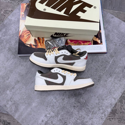 NI X TS JORDAN 1-REVERSE MOCHA