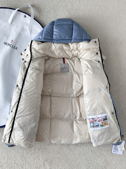 PRE ORDER WOMENS MNCLR COAT
