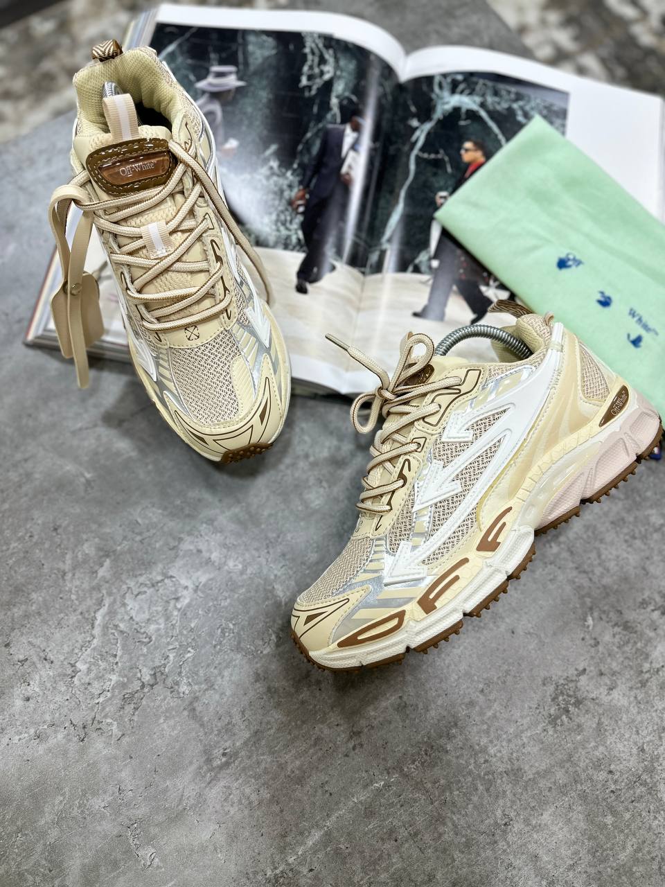 OFF WHTE TRAINERS
