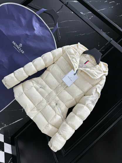 PRE ORDER WOMENS MNCLR COAT
