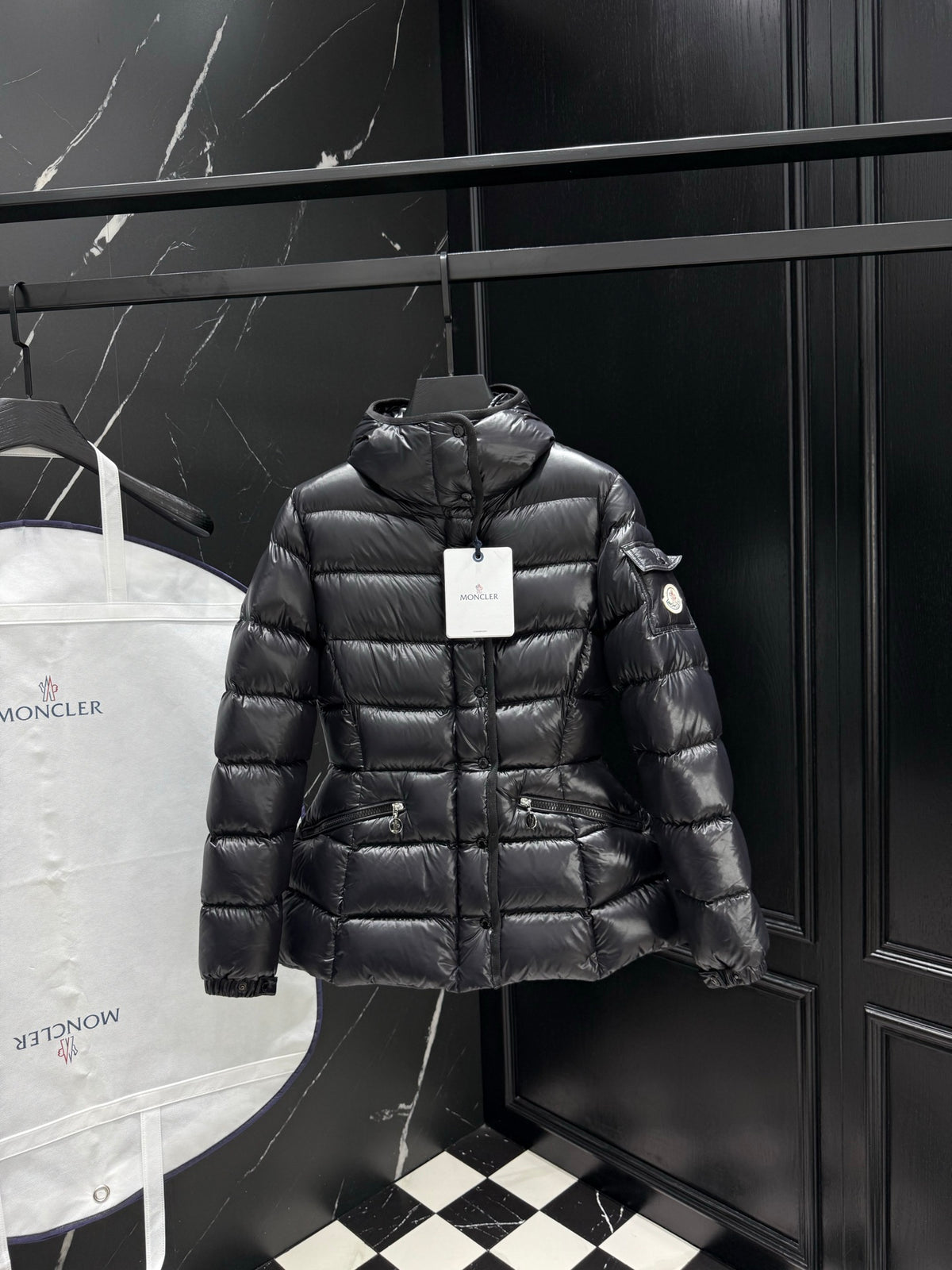 PRE ORDER WOMENS MNCLR COAT