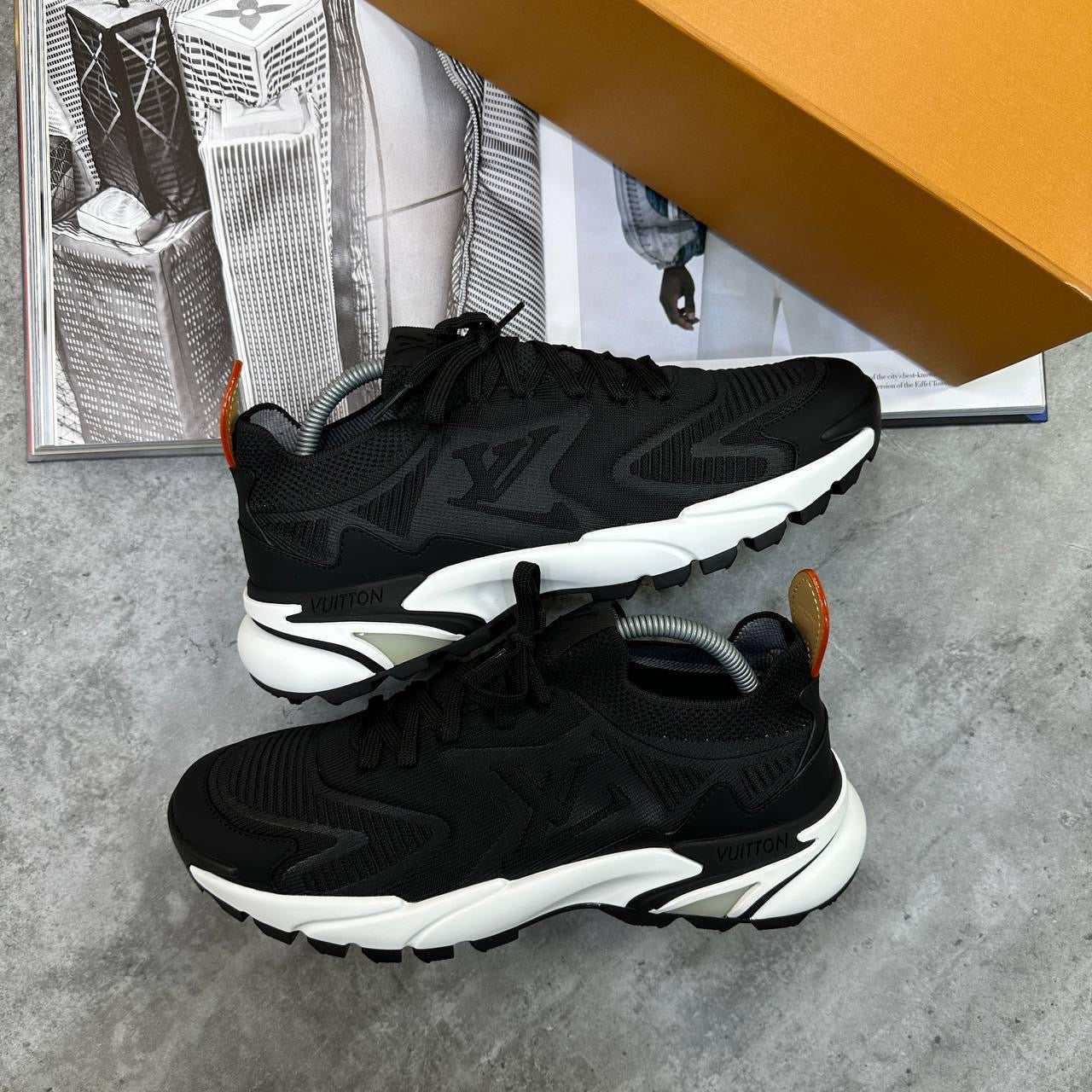 LVE TRAINERS-BLACK/WHITE
